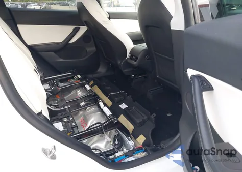 2022 Tesla Model Y Performance Dual Motor All-Wheel Drive from USA, damaged, VIN 7SAYGDEF5NF323622